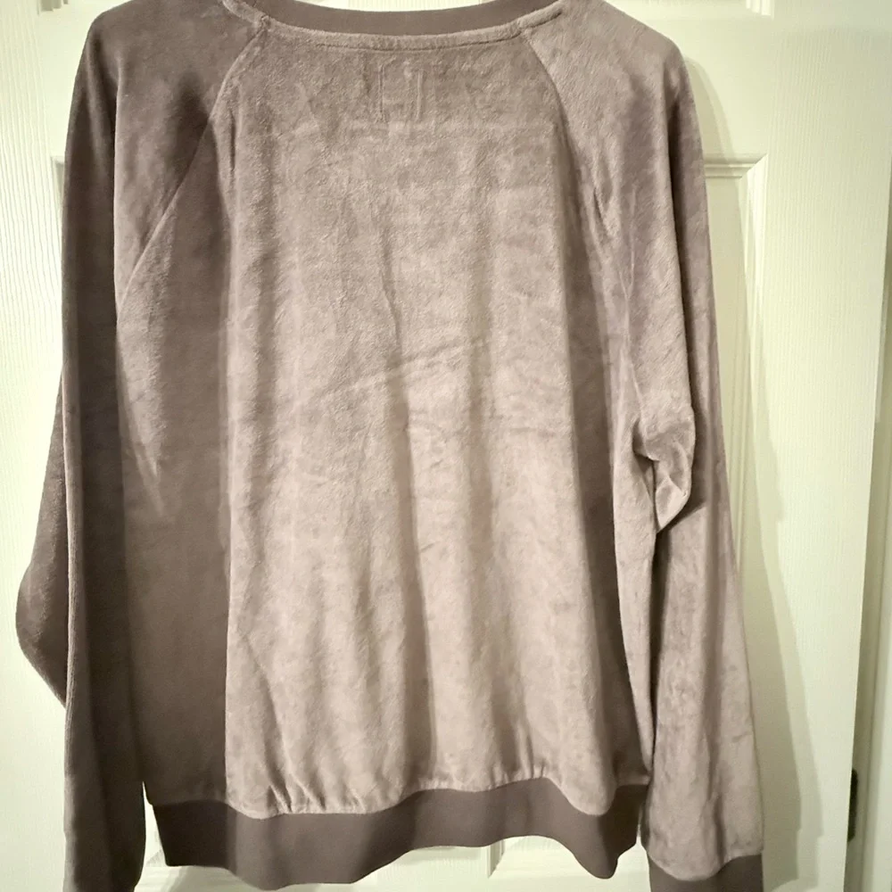 GAP Taupe V-Neck Pullover - Picture 2 of 4